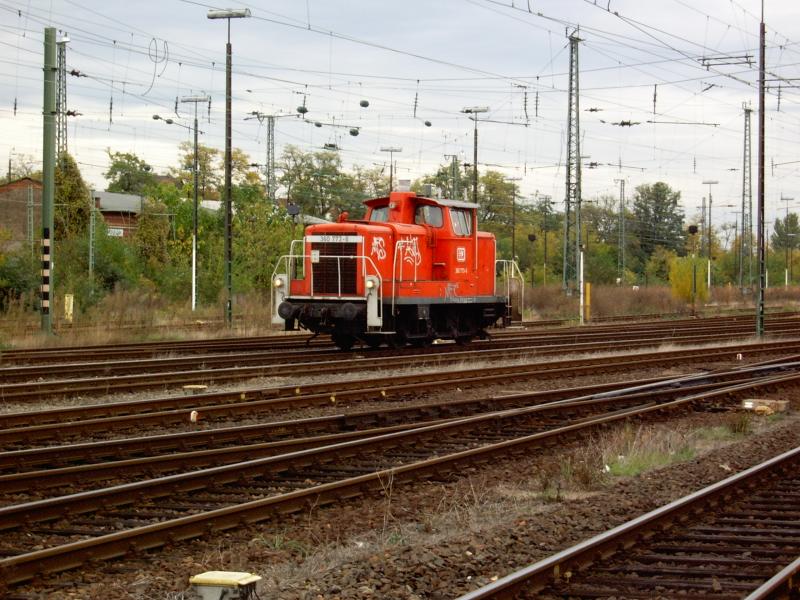 360 773 der EFW am 24.10.05 in Worms. Kurz zuvor fuhr die Ludmilla von Spitzke auch aus richtung Pfeddersheim kommend ein. 