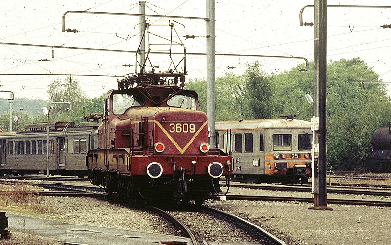3609 verl��t das Depot Luxemburg zum n�chsten Einsatz. 10_1991