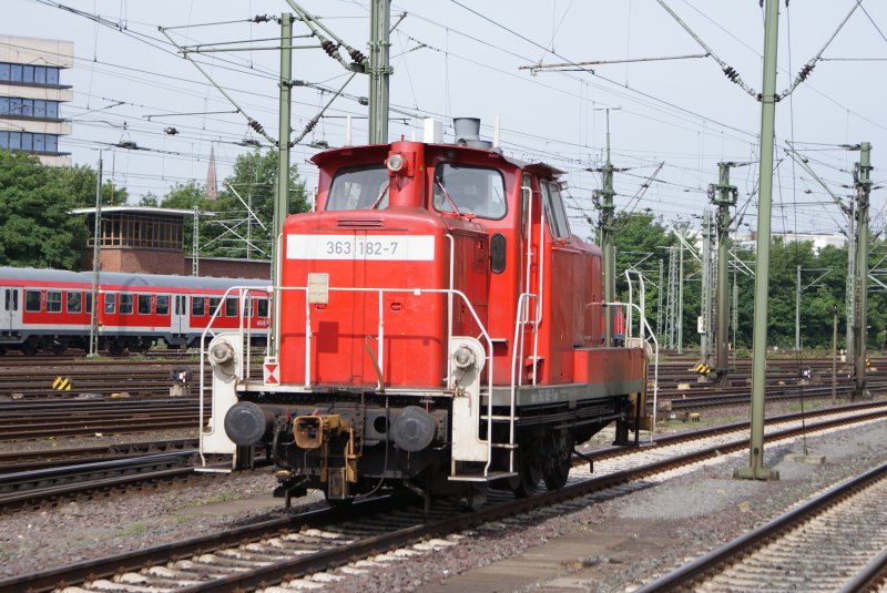 362 182-7 als Lz in Hannover Hbf am 08.05.2009