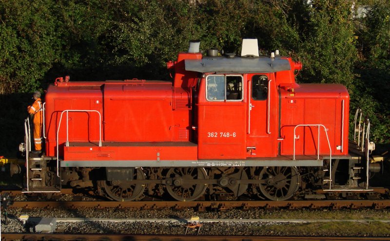 362 748 mit Lokrangierfhrer am 15.10.07 im Lbecker Rangierbahnhof. Auch: www.artsbilder.de