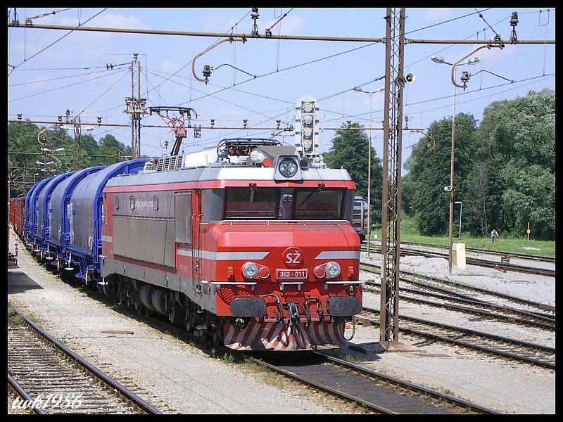 363-011 mit einem Gterzug in Pragersko am 02.07.2008.