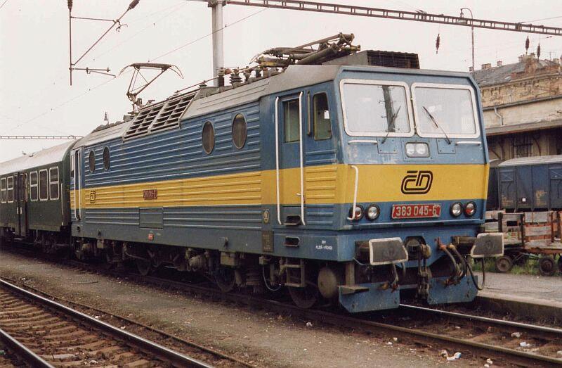 363 045 in August 1995 in Pilsen