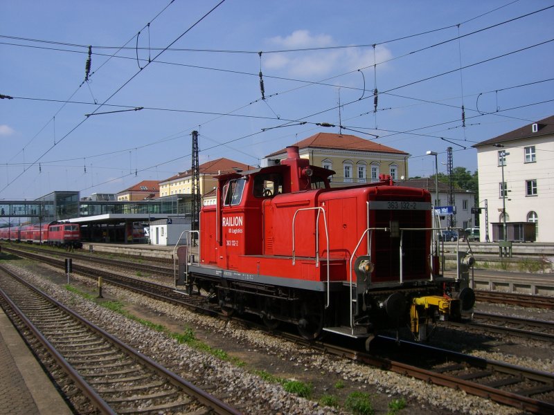 363 132 rangiert am 14.08.2007 in Regensburg.