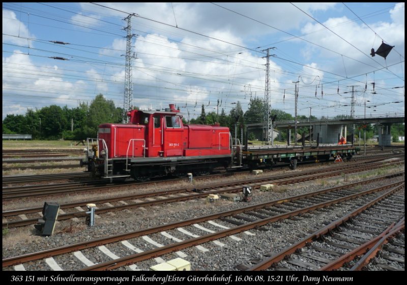 363 151 rangiert in Falkenberg/Elster.