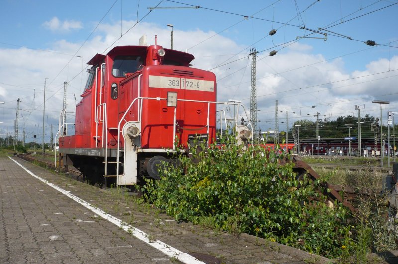 363 172-8 auf einem Abstellgleis des Karlsruher Hbf´s am 25.07.09.