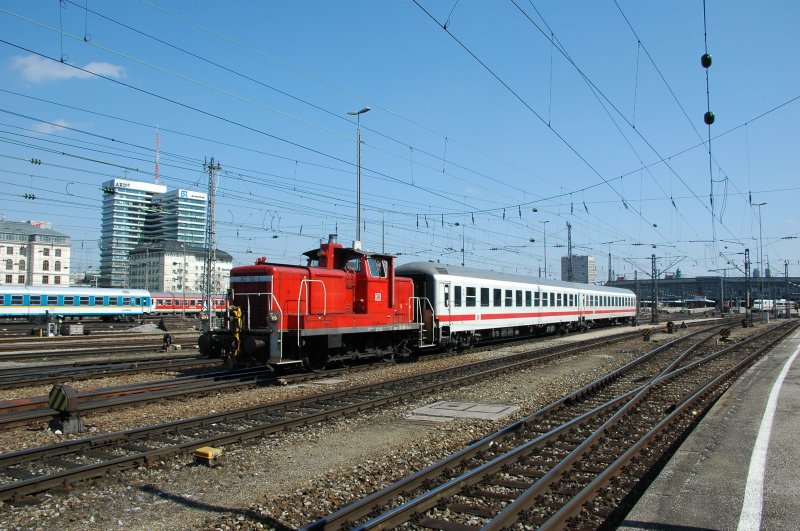 363 190 am 28.03.09 beim rangieren in Mnchen Hbf