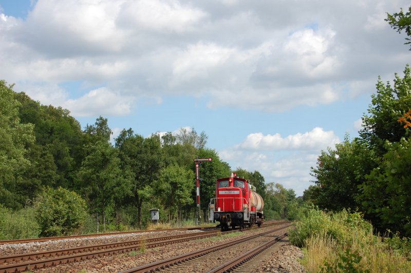 363 195 mit bergabe aus Stulln am ESiG Nabburg. Das linke Signal ist das ESiG aus Stulln, welches links von Gleis steht. 07.07.2009