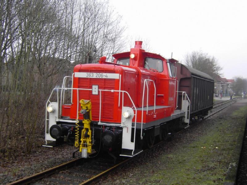 363 206 mit Ein-Wagen-bergabe in Rhade am 5.1.04.