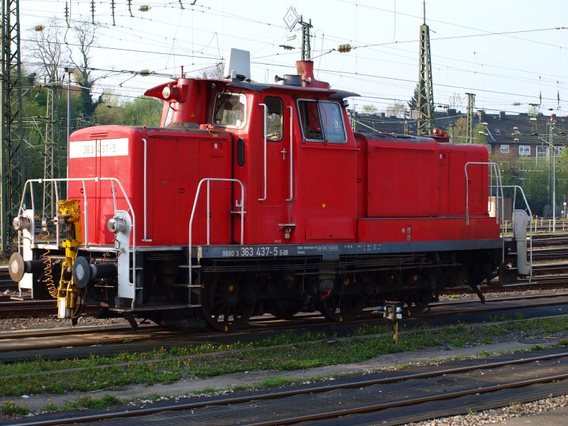 363 437-5 steht beim Techn. Fahrzeugservice der DB Regio in Aachen und wartet auf neue Rangieraufgaben.