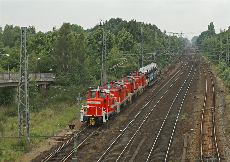 363 441-7, 295 028-5, 295 078-0 und 295 015-2 am 10.07.2008 mit einem Autotransportwagen in Elmshorn.