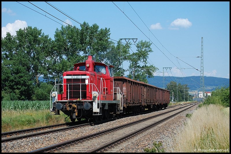 363 681 bringt zur Nachmittagszeit des 02.07.08 FZT 56090 von Aalen nach Essingen(b Aalen), aufgenommen am Km 67,6 der Remsbahn (KBS 786) kurz vor Essingen(b Aalen).