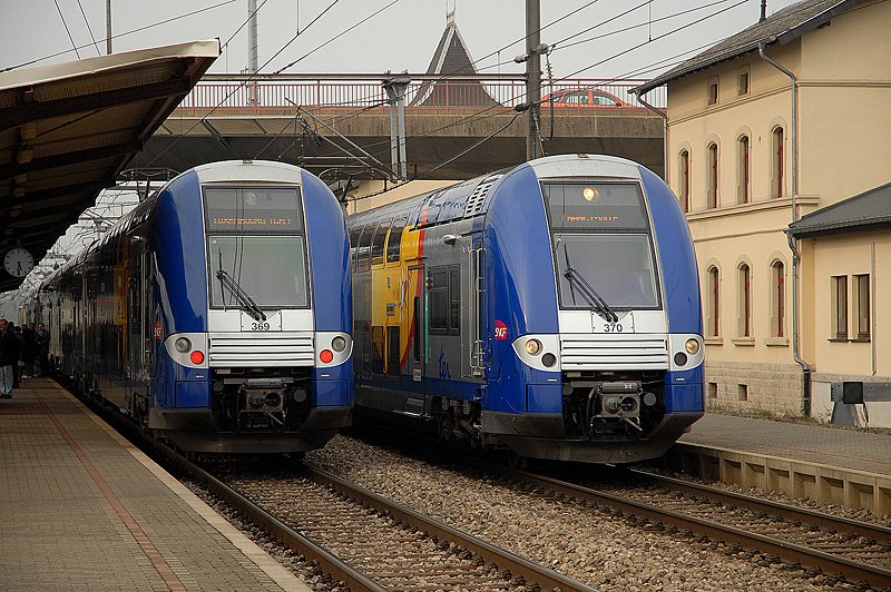 369 + 370 der SNCF sind in Bettemburg (L). 11.04.2008
