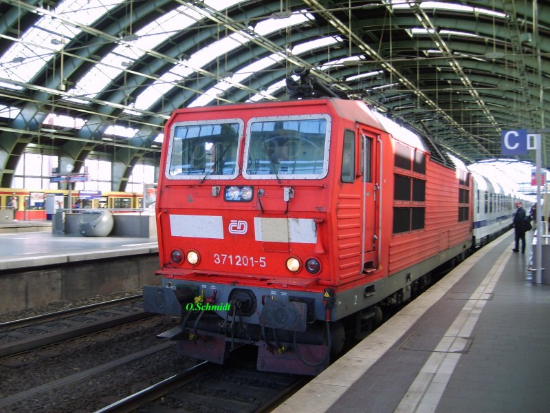 371 201-5 im Ostbahnhof Berlin am 20.10.2007