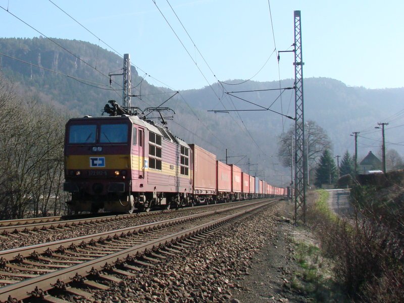 372 012-5 mit Gz in Richtung Dresden am 24.02.2008 bei Doln leb zastavka