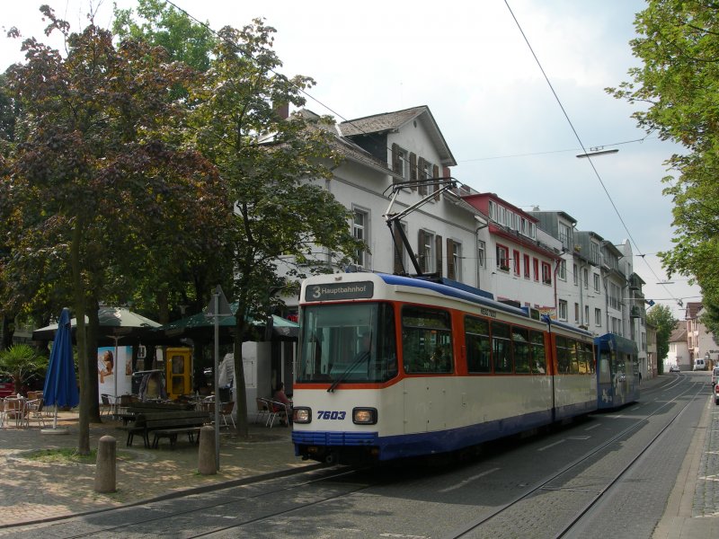 3.8.2007: Tw 7603 + Bw an der Haltestelle Freiberger Platz