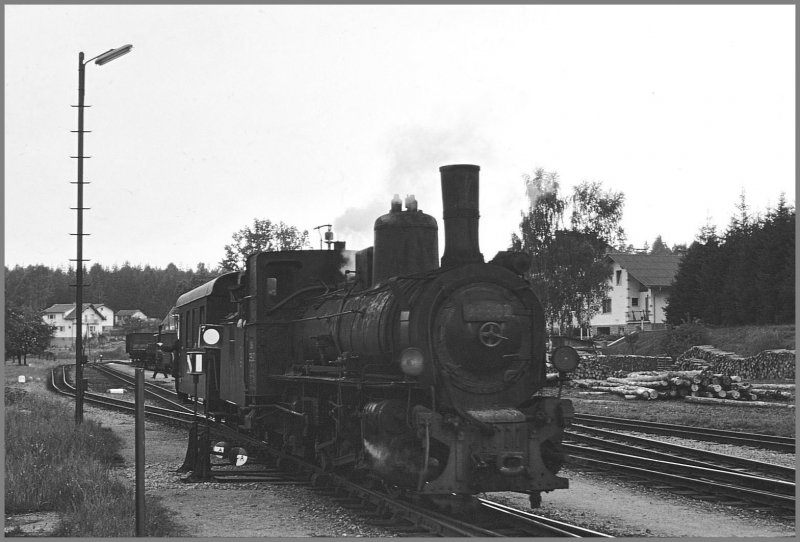 399.02 rangiert in Alt Nagelberg. (Archiv 09/75)