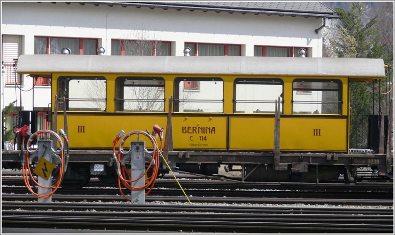 3.Klasse C114 Wagen der Berninabahn abgestellt in Samedan. (23.04.2009)