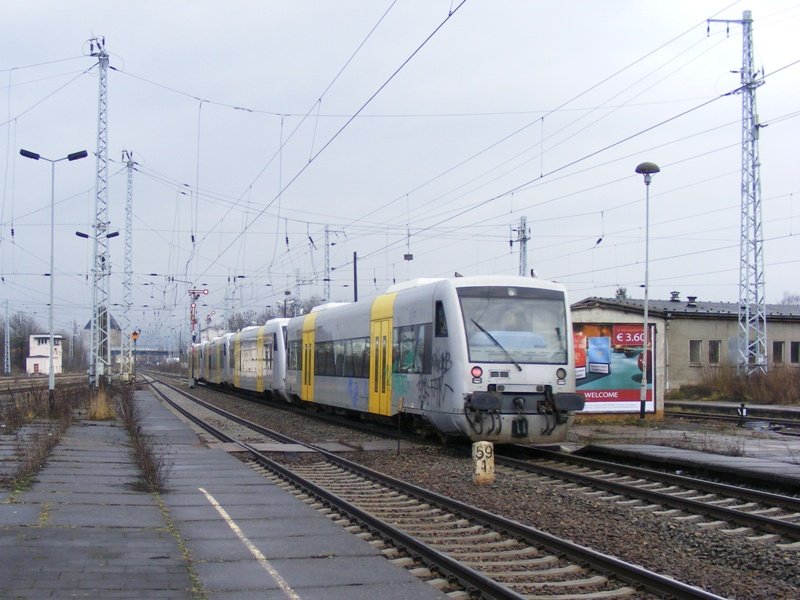 4 RS1 (vermutlich von Transregio aber ohne Eigentumsmerkmale) als berfhrungsfahrt bei der Ausfahrt aus Sangerhausen am 20.12.2008.