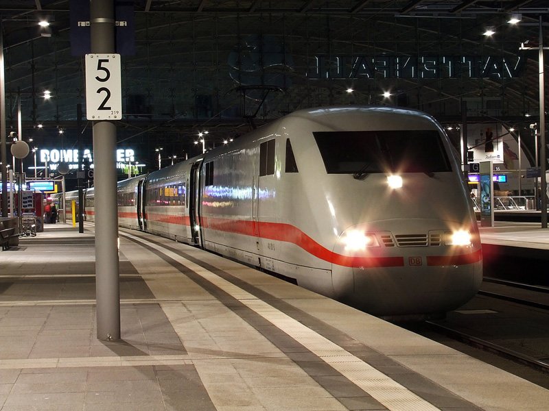 401 0013 am 10.11.06 in Berlin Hbf. Bahnbilder.de