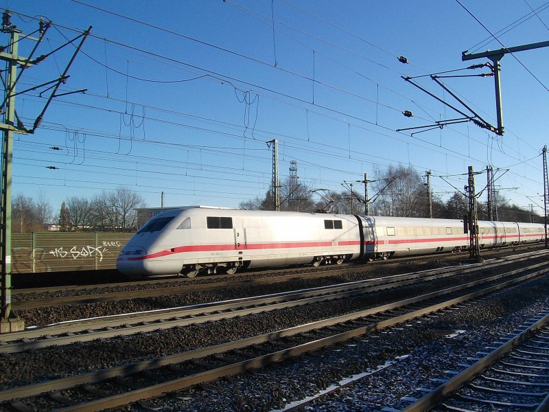 401 065-8 fhrt am 2.01.09 als ICE 772 Stuttgart Hbf - Hamburg-Altona durch Hamburg-Harburg.