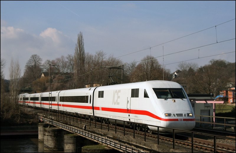 401 501/001 (9380 5401 001-2 D-DB)  Gieen  ist am 07.03.2009 als ICE 1023, Hamburg-Altona - Frankfurt(Main)Hbf, unterwegs. 
