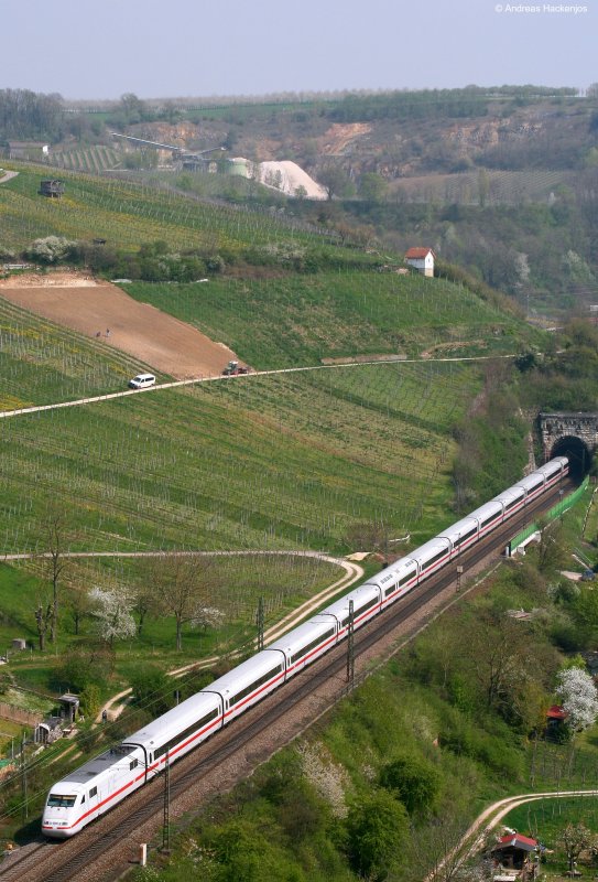401 503-8 als ICE 370 (Interlaken Ost-Berlin Ostbahnhof) am Isteiner Klotz 14.4.09