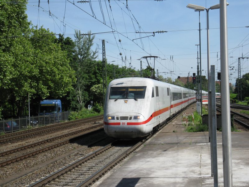 401 575-6 bei der Einfahrt in den Freiburger Hbf am 17.05.2009
