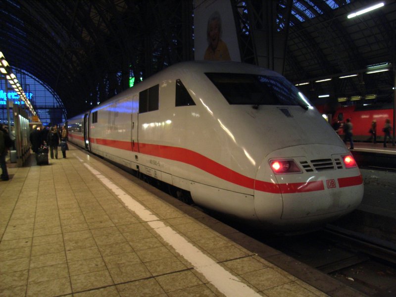 401 585-5 im Hauptbahnhof Frankfurt (Main), 15.11.08