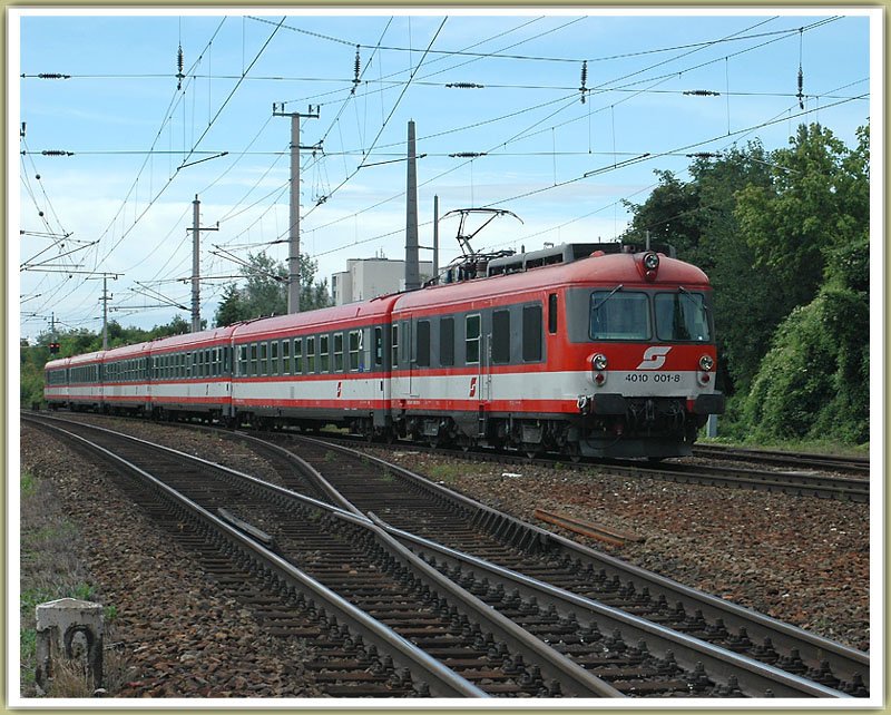 4010 001 als IC 550 „Wiener Volkshochschulen“ am 14.8.2006 von Graz nach Wien bei der Durchfahrt in Wien-Liesing.