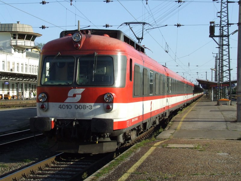 4010 008 im Sommer 2006 in Graz Hbf.