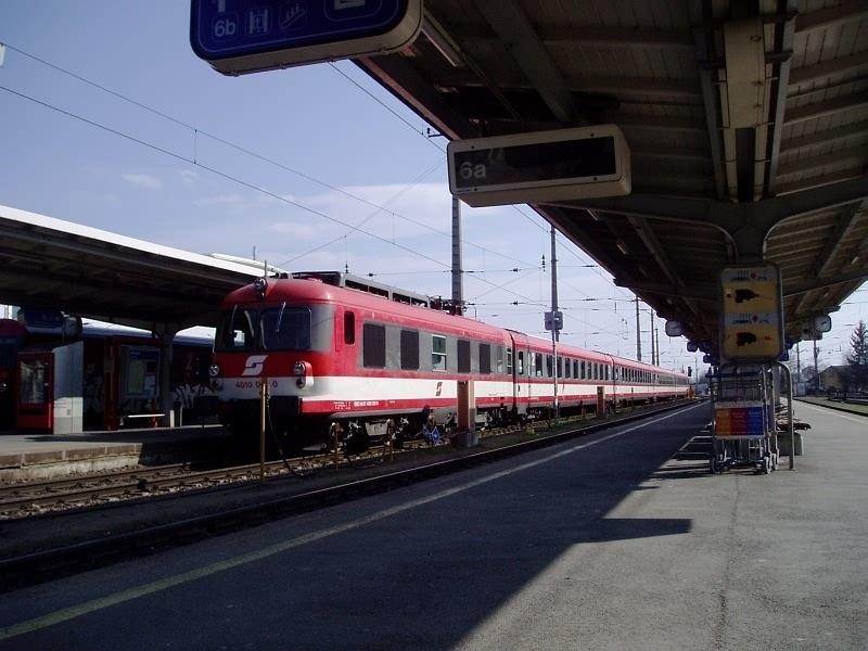 4010.016 wartet in Graz Hbf. am 21.3.2004 nachmittags auf seine Abfahrt als Intercity nach Salzburg