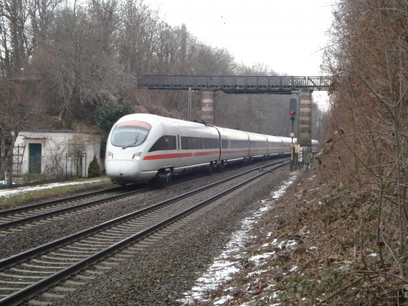 4011 590-9  Wien  der BB als ICE 260 von Wien Westbahnhof nach Mnchen Hbf nach 4-stndiger Fahrt am Mnchner Nockherberg.