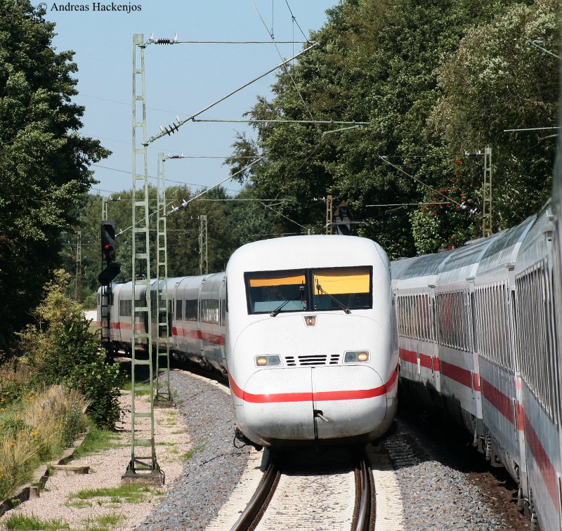 402 *** als ICE 539 (Bremen Hbf-München Hbf) am km 92,2 aufgenommen vom IC 2130  am km 92,2 19.8.09. Damit wäre bewissen man kann aus dem Zug Fotos machen. PS: Mein Zug stand XD