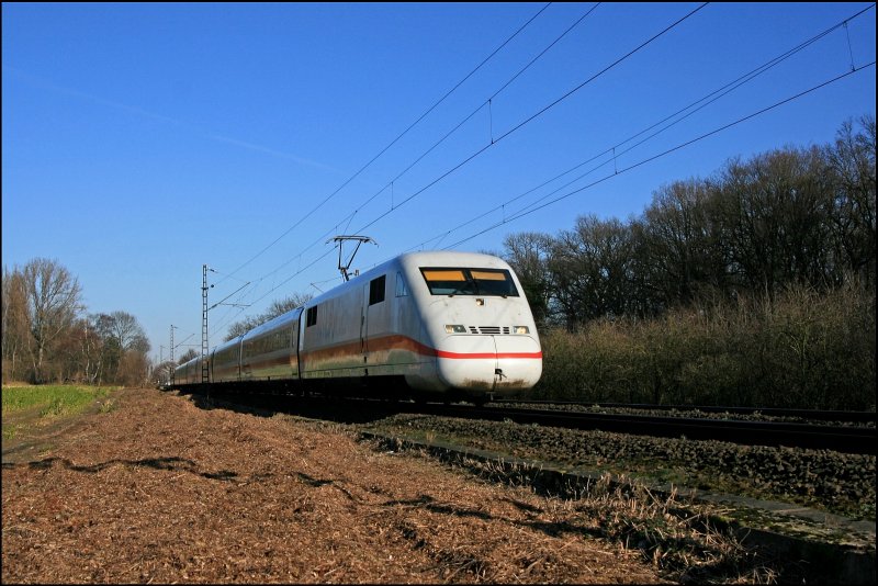 402 002  Wuppertal (?) fhrt bei Dortmund-Kurl als ICE 940 von Berlin Ostbahnhof nach Kln Hauptbahnhof. (16.02.2008)