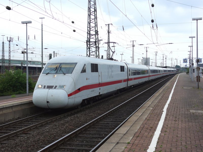 402 008-7 bei der Ausfahrt aus dem Dortmunder Hauptbahnhof 28.6.2009