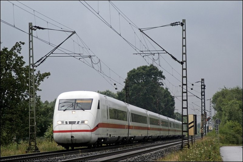 402 012 (9380 5402 012-9 D-DB)  POTSDAM  ist Steuerwagen vorraus als ICE 847, Dsseldorf Hbf - Berlin-Ostbahnhof, aus dem Rheinland in die Bundeshauptstadt unterwegs. (11.06.2009)