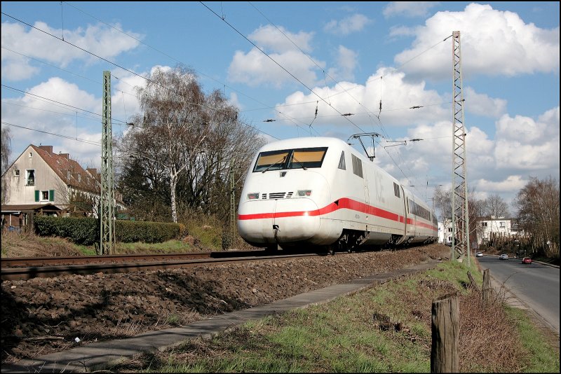 402 038  Saarbrcken  fhrt als ICE 951 nach Berlin-Ostbahnhof. (29.03.2008) 

