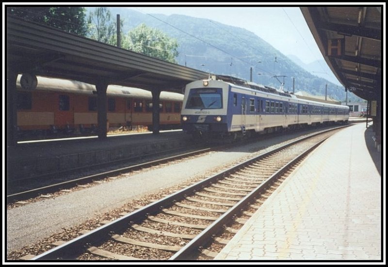 4020 103 ist soeben als Regionalzug von Innsbruck in den Bahnhof Kufstein eingefahren. Nach einer Wendepause geht es zurck nach Innsbruck.