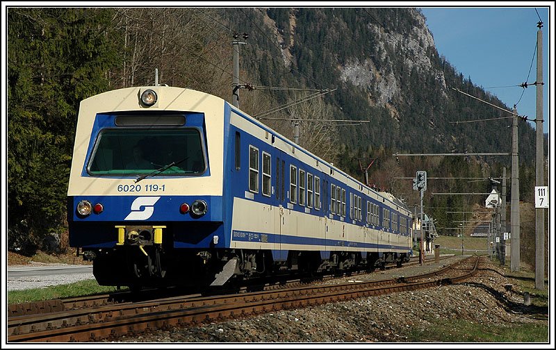 4020 119 als R 3682 (Kleinreifling-Liezen) bei der Ausfahrt aus Gstatterboden am 5.4.2007.