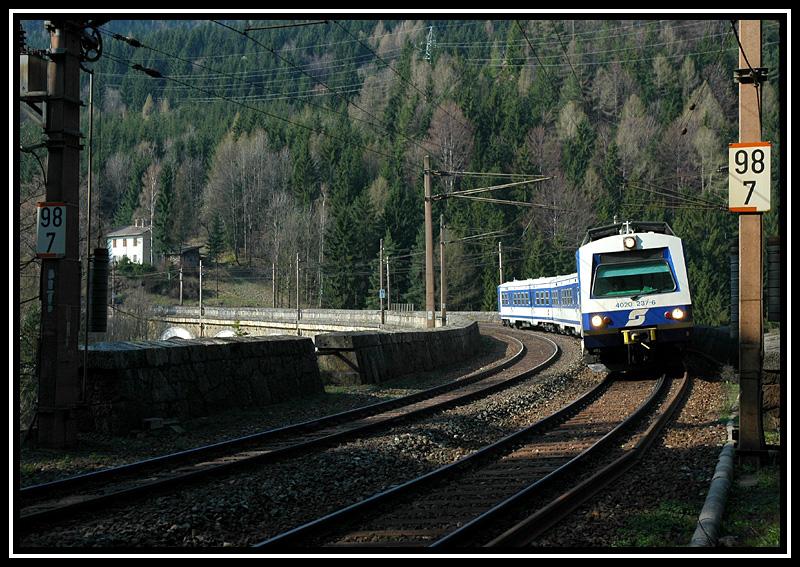 4020 237 bei der berquerung der  Kalten Rinne  am 22.4.2006.