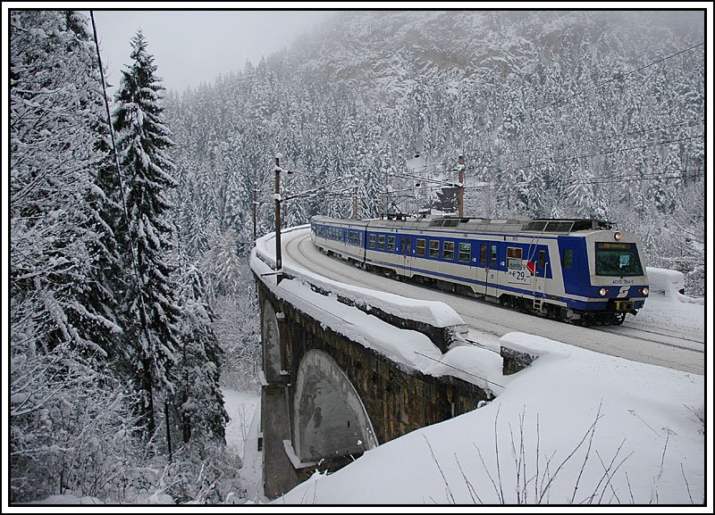 4020 264 am 6.1.2006 bei der berquerung des hchsten Viaduktes der Semmeringbahn, der Kalten Rinne.