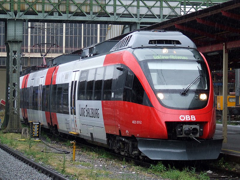 4023 011-2 am 03.08.06 in Salzburg Hbf.