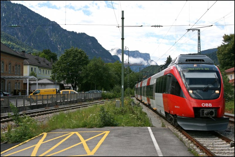 4024 015 fhrt am 26.06.07 als RB 5066 von Berchtesgaden Hbf nach Schwarzach St.Veit in den Bahnhof Bad Reichenhall ein. Ab Salzburg Taxham Europark bis Schwarzach St.Veit fhrt der Zug als S3 des Salzburger Verkehrsverbund (SVV).