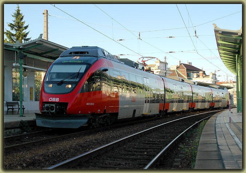 4024 064 auf der Vororteline von Wien Handelskai nach Wien Htteldorf am 15.8.2006 beim Aufenthalt in Hernals.