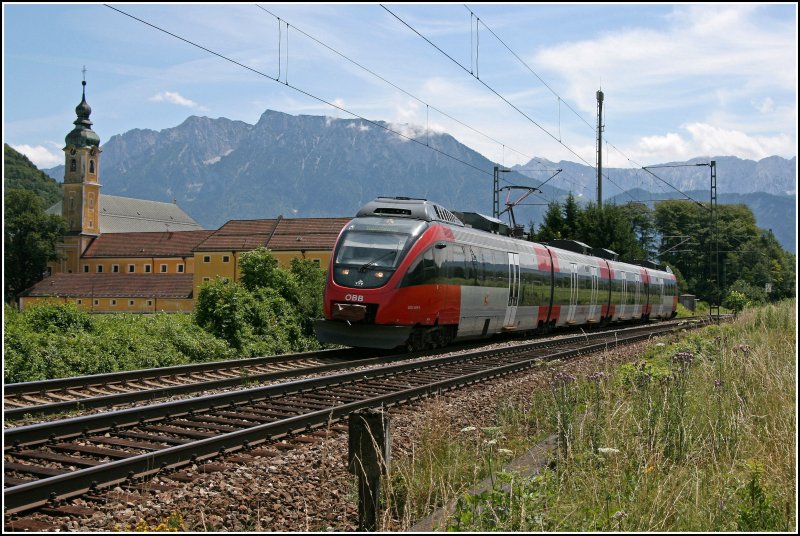 4024 069 fhrt vor dem Kaisergebirge als RB 5114, von Innsbruck nach Rosenheim, dem Ziel entgegen. (03.07.07)