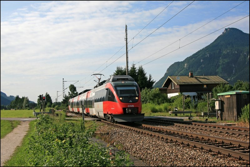 4024 073 ist beim Kloster Raisach als RB 5127 nach Telfs-Pfaffenhofen unterwegs. (05.07.2008)
