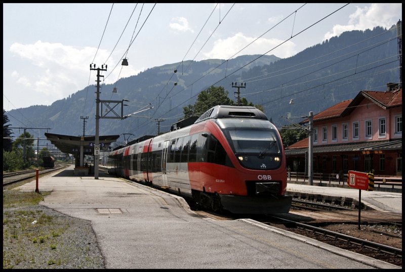 4024 076 verlsst als R 5863, Wrgl HBF - Hochfilzen, den Bahnhof Kitzbhel. (02.08.2009)
