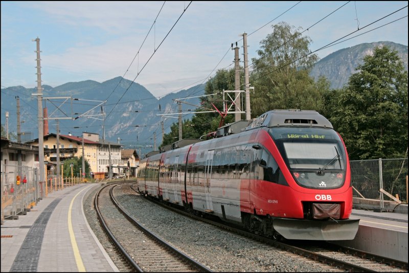 4024 079 wird nach kurzem Halt in Bruckhusl wieder beschleunigen und wird in wenigen Minuten Wrgl Hbf erreichen. (05.07.2008)
