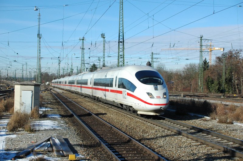 403 531 am 17.01.09 bei der Einfahrt in Mnchen-Pasing
