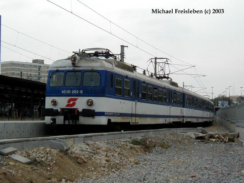 4030 202-8, am 14.April 2003 im Bahnhof Wien Meidling